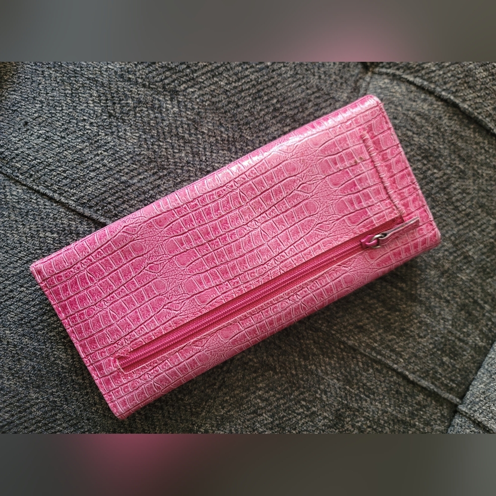 Kenneth Cole Reaction Hot Pink Croc Embossed Wallet - Picture 3 of 6